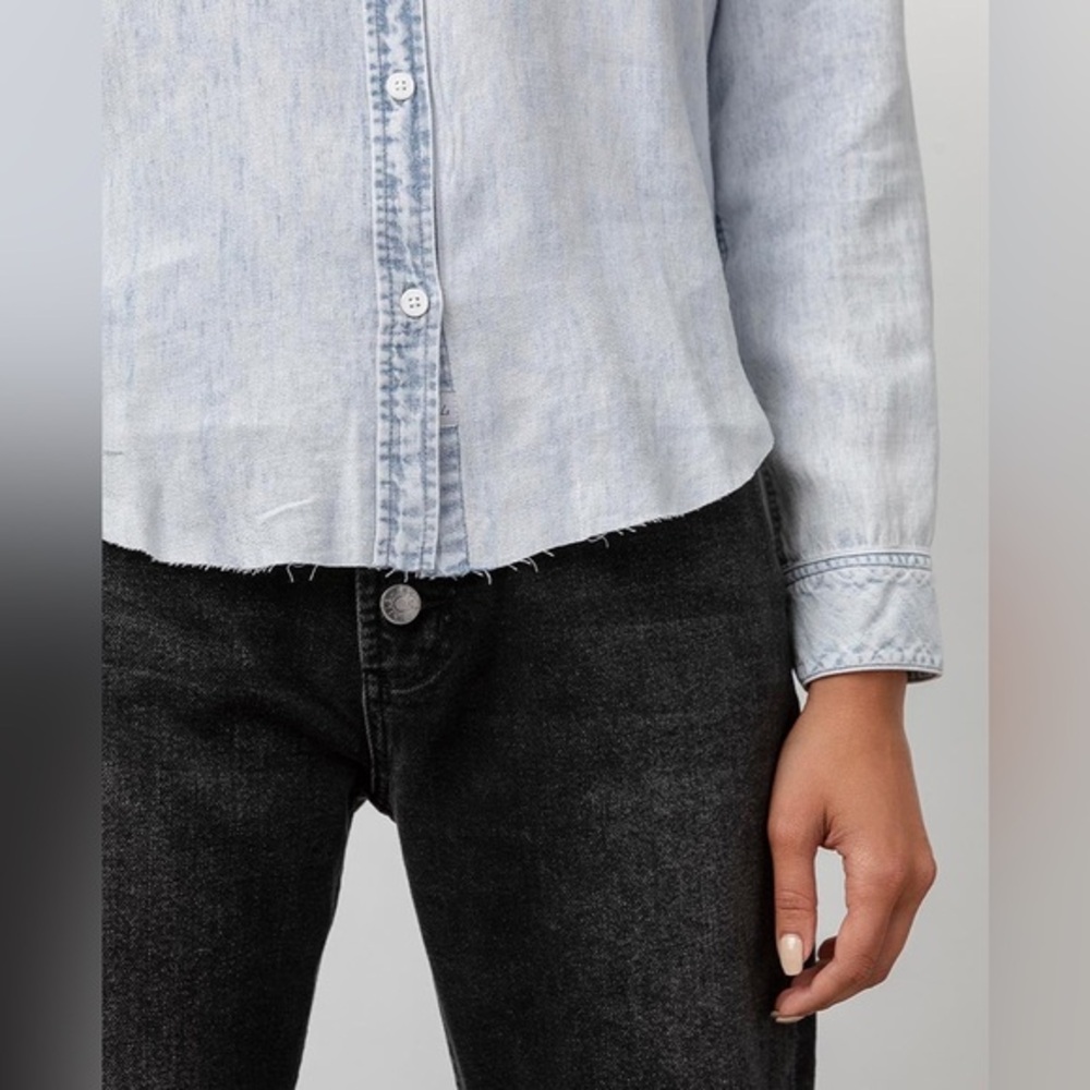 RAILS Ingrid Raw Hem Long Sleeve Button Down Shirt‎ Light Acid Wash Size X-Small - Picture 5 of 14
